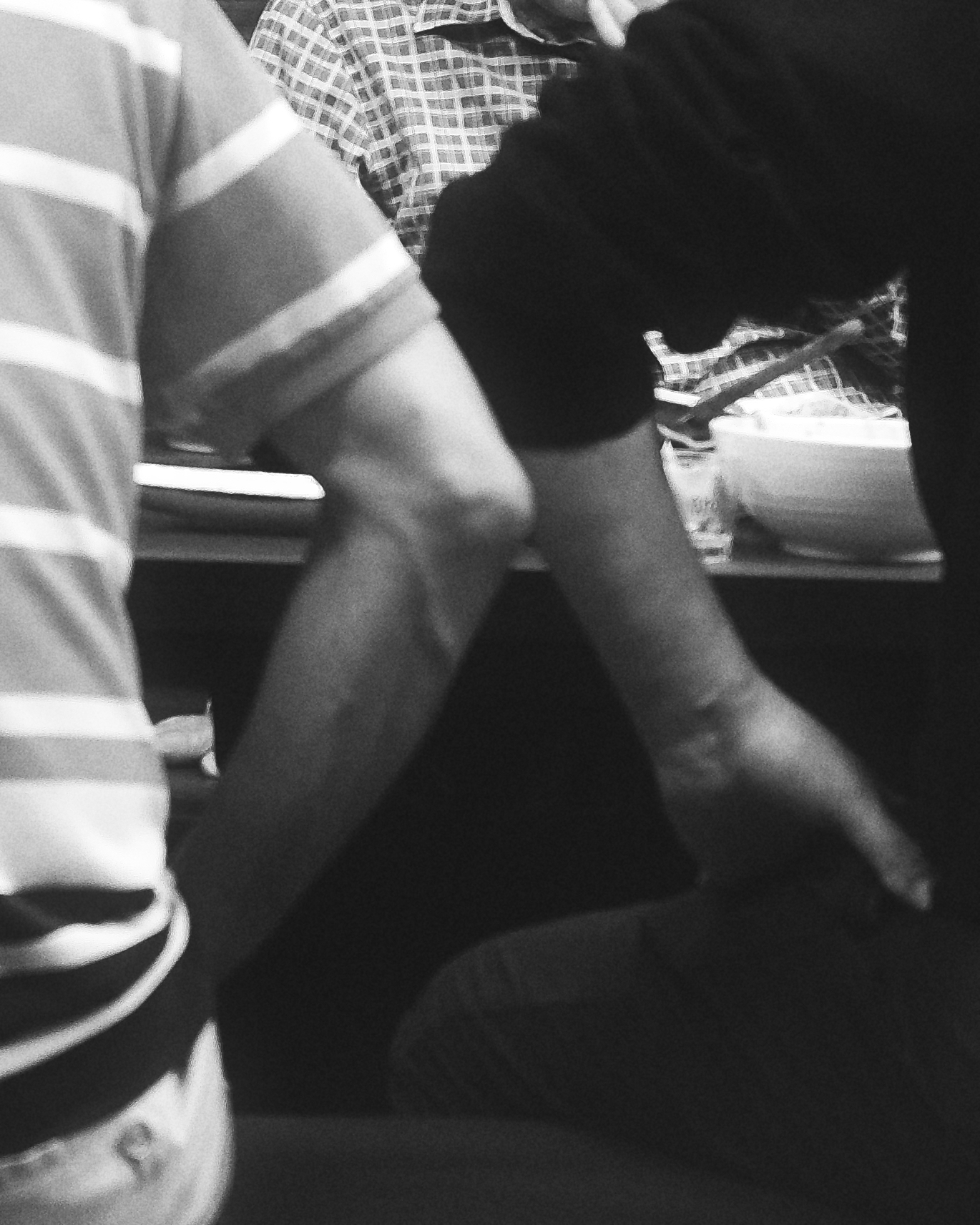 자기 주장이 강한 사람은 손이 항상 허리로 올라가지.